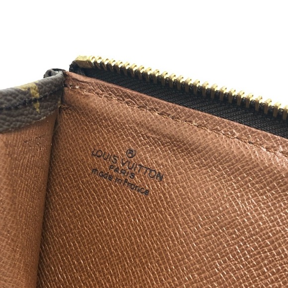 LOUIS VUITTON Brown Clutch Bag - Picture 8 of 9